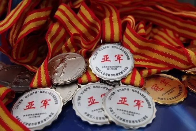 LPL争议加剧，圣枪哥重返舞台引发广泛讨论